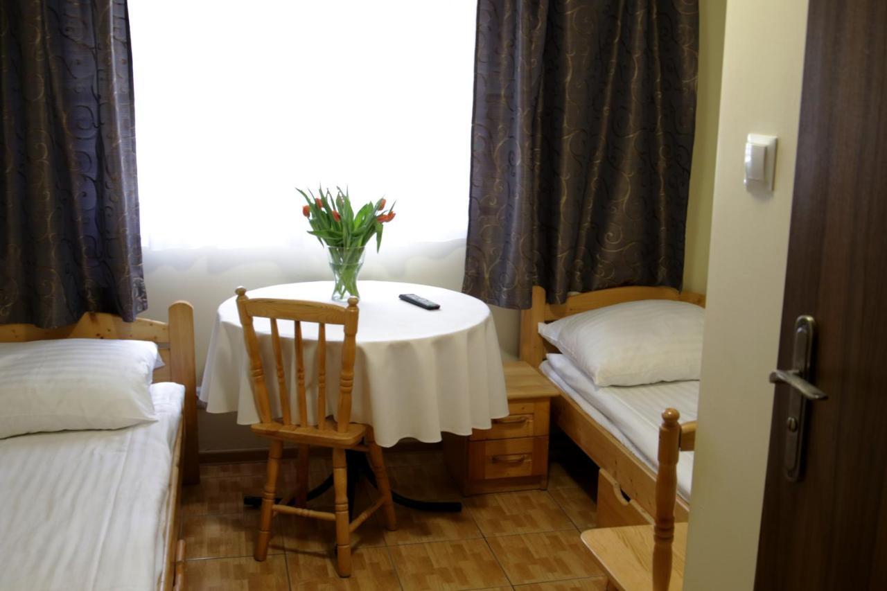 Hostel Rest Краков Экстерьер фото